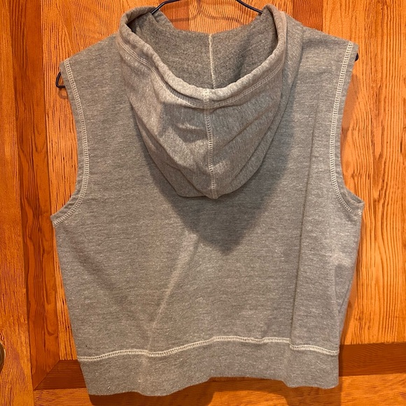 Sleeveless zip hoodie - Picture 4 of 4